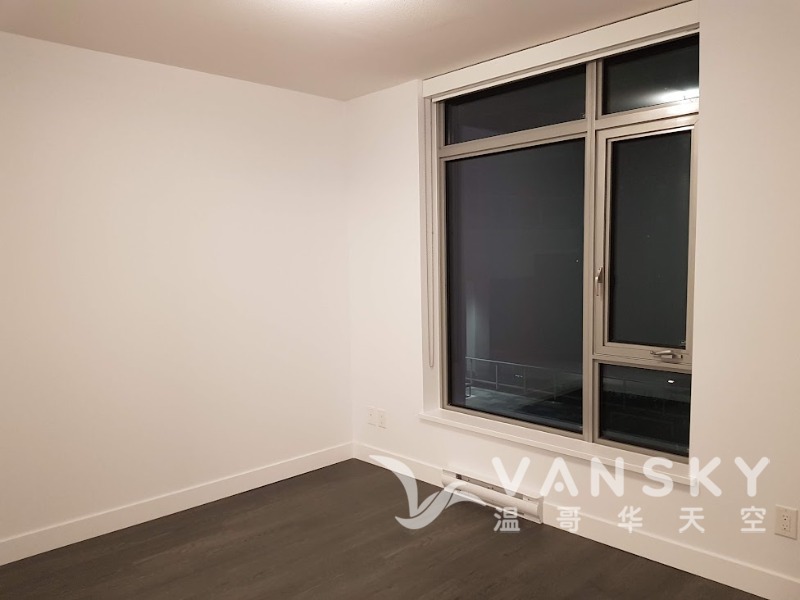 241213000515_2nd floor 2nd room2.jpg